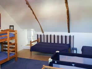 5 Schlafzimmer, Bügeleisen/Bügelbrett, kostenloses WLAN