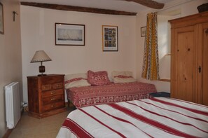 5 camere, ferro/asse da stiro, Wi-Fi gratuito