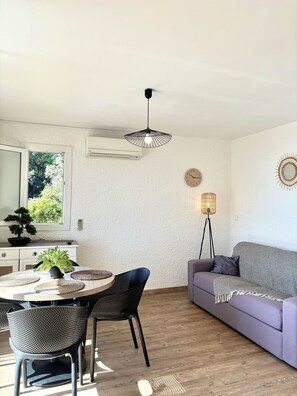 Dining - Seafront villa, Canella beach 800m far, pool, 4 persons, fully equipped (Sari-Solenzara)