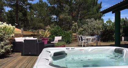 JOLIE VILLA JACUZZI CHAUFFĂ, WIFI, rĂ©novĂ©e 2018 face au golf LACANAU-OCEAN 6 p
