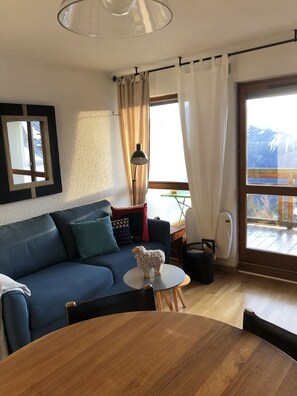 Télévision, chaîne hi-fi