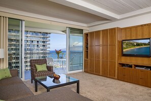 TV - Sea, beach and courtyard views - prime location (Lahaina)