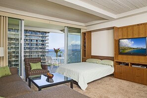 1 bedroom, iron/ironing board, WiFi, bed sheets - Sea, beach and courtyard views - prime location (Lahaina)