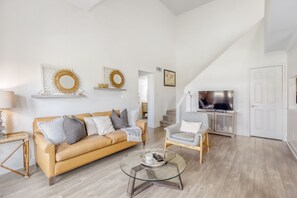 Smart TV, lettore DVD, libri