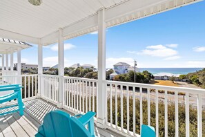 Property grounds - Steps to Beach! 3 Balconies! Gulf Views! 6 Bikes! Beach Gear! ~ Sunset Watch 30A (Seacrest Beach)