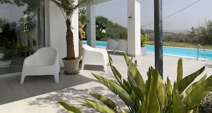 Villa Dali .......... Modernes Haus, Panoramablick, Pool 16mX3