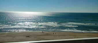 Ocean Front Condo - 1 Bedroom/bath - Sleeps 4
