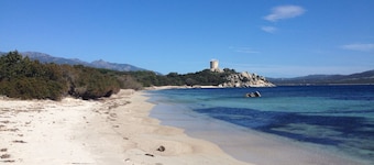 High quality 4 * cottage with swimming pool, sea, air conditioning, internet, in maqui