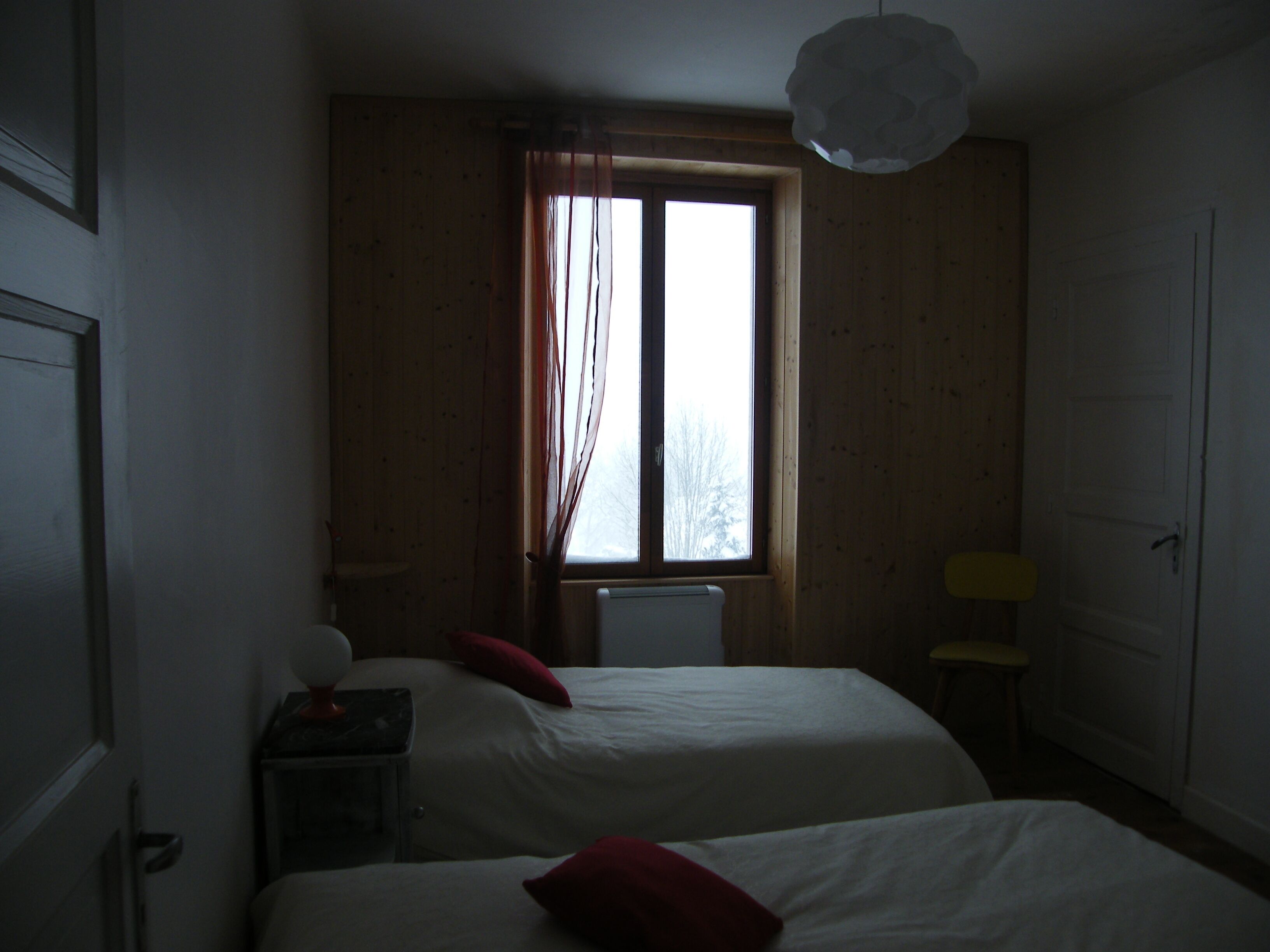 4 Schlafzimmer, Bügeleisen/Bügelbrett