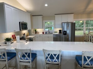 Fridge, microwave, oven, stovetop - Recently remodeled Waterfront Home W/ Separate Guest House On Perdido Bay (Elberta)