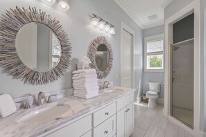 Een douche, een haardroger