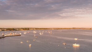 Marina - Spacious studio with terrace, sea and shops 700m, private parking, Wi-Fi included (Larmor-Plage)