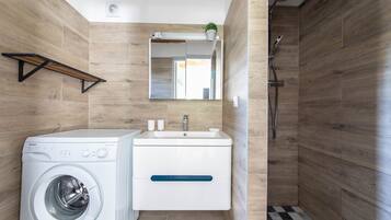Handtücher, Seife, Toilettenpapier
