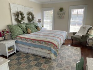 4 bedrooms, iron/ironing board, travel cot, free WiFi