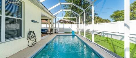 Outdoor pool, a heated pool