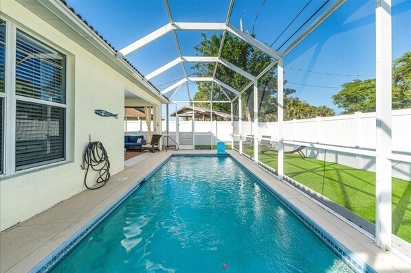 Outdoor pool, a heated pool