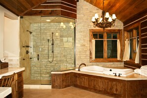 Combined shower/tub, jetted tub, hair dryer, towels - 16-Acre Private Luxury Ranch (Big Bear City)