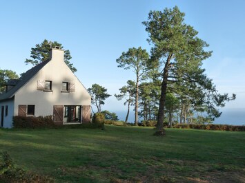 La maison au coucher du soleil