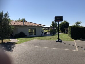 Exterior - Single storey house with heated pool  (Bouaye)