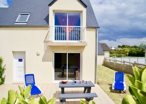 Outdoor dining - BEACH 100 meters charges included water heating electricity ParkingPrivateGarden (Barneville-Carteret)