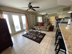 Televisio, DVD-soitin, stereot