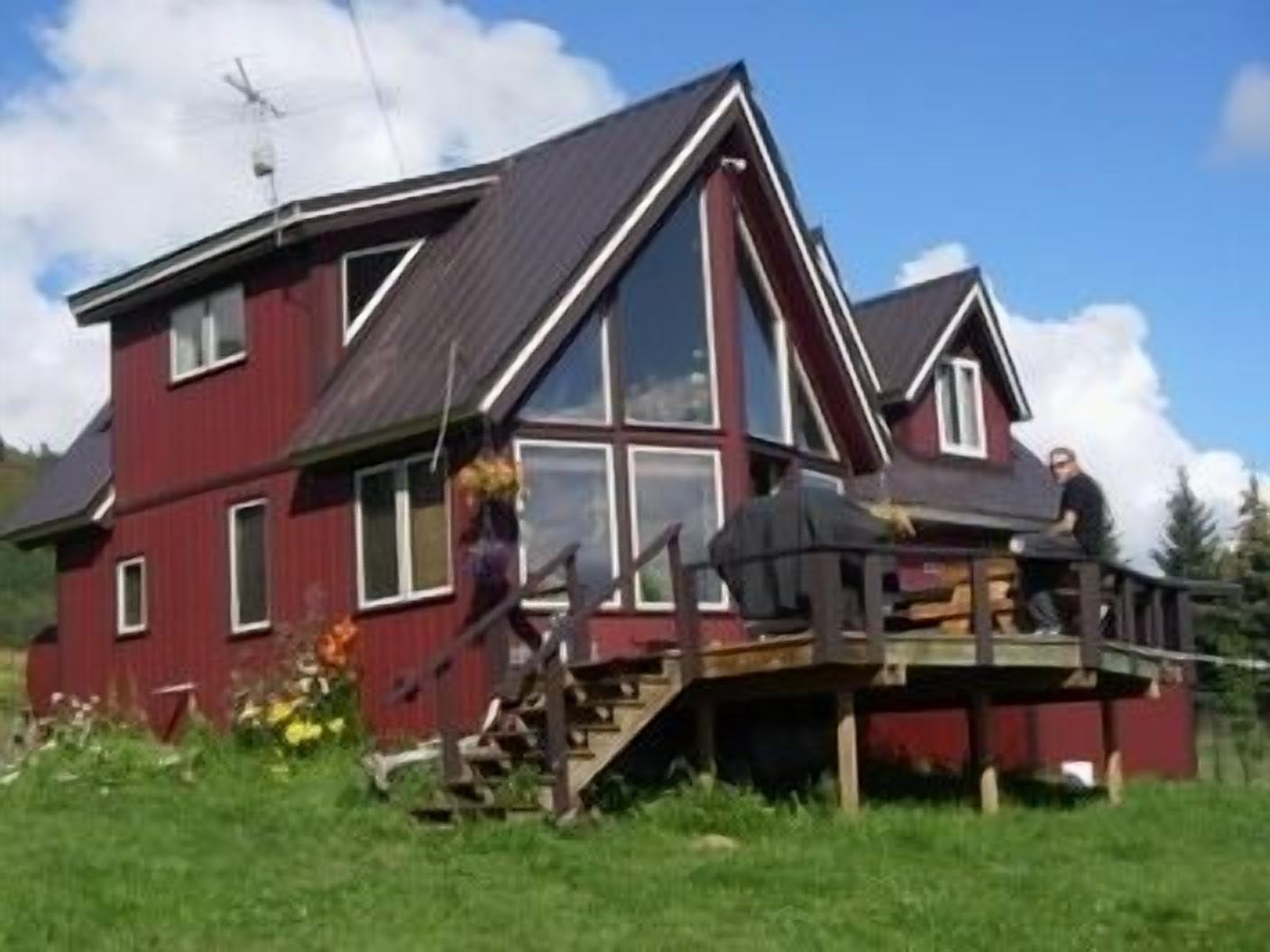 NamaStay ~Spectacular Views in Scenic, Convenient  Location