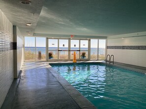 Indendørs pool, opvarmet pool