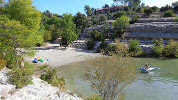 Plage, chaises longues