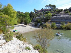 Plage, chaises longues