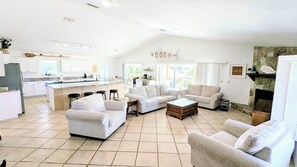 Smart-TV, Kamin, Drucker