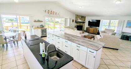 Private Heated POOL, BEACH- 4 min walk, 4 B/4B HUGE Beautiful Home