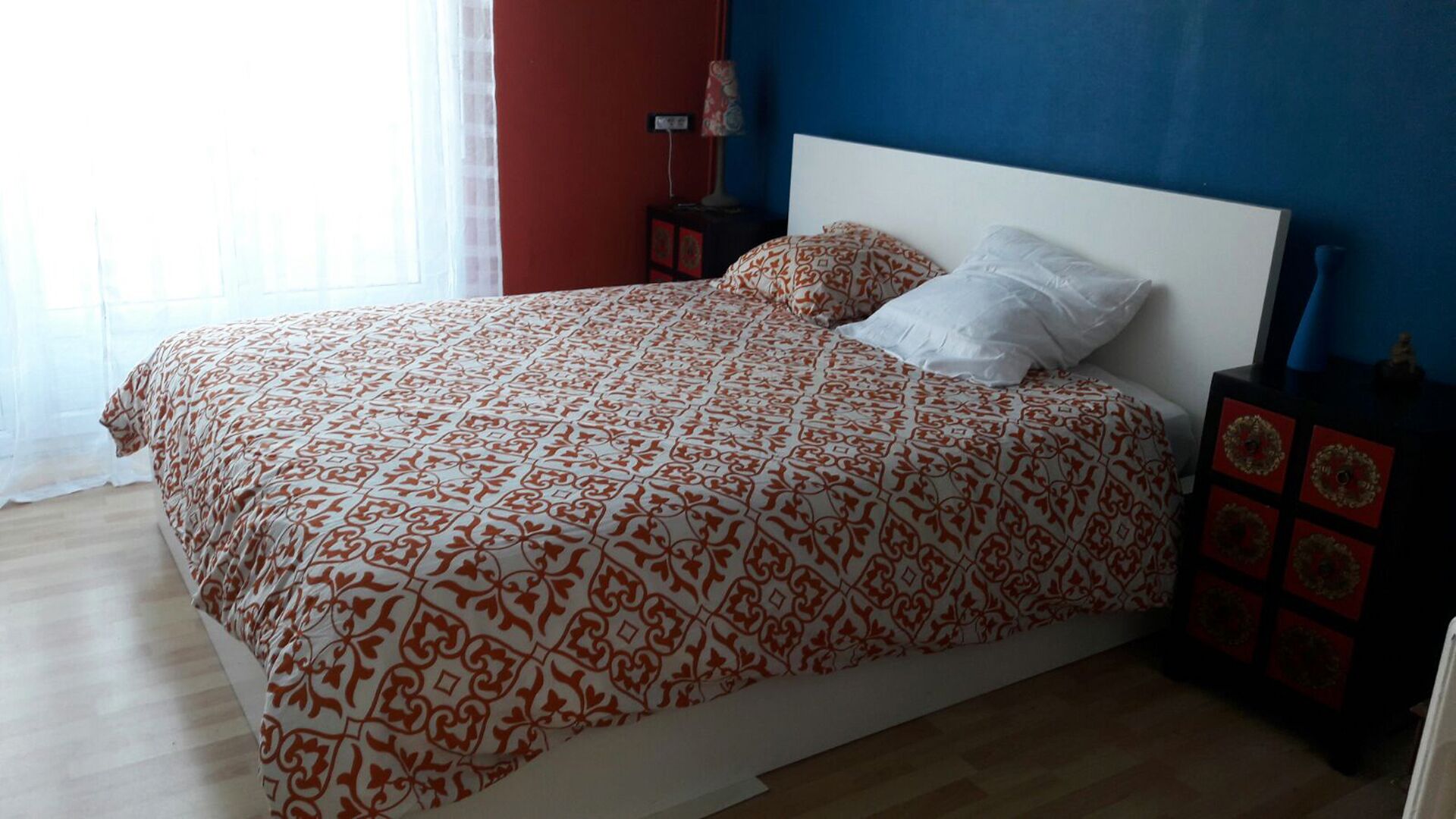 3 bedrooms, iron/ironing board, internet, bed sheets