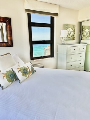 1 bedroom, iron/ironing board, WiFi, bed sheets - 36TH FLOOR SPECTACULAR OCEAN VIEW!  LARGE CORNER UNIT  (Honolulu)