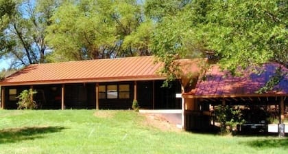 SCENIC CABIN 35Ac Peace&Quiet Creek Pets Hiking 35min-MesaVerde, 5min-SandCanyon