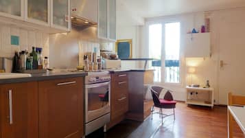 Réfrigérateur, four, plaque de cuisson, lave-vaisselle