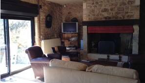 Televisie, boeken en een stereo