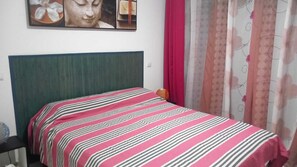 2 bedrooms, iron/ironing board, free WiFi, bed sheets