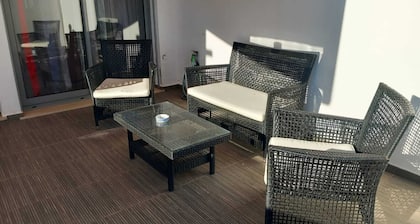 OLHAO, Quelfes, house built in 2015, bright, modern, well-equipped, with terraces.