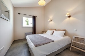 3 chambres, fer et planche à repasser, Wi-Fi, draps fournis