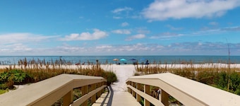 SOMERSET #213 2 BR 2 Bth- Beautiful Beachfront Paradise SEPTEMBER OCT Promotion