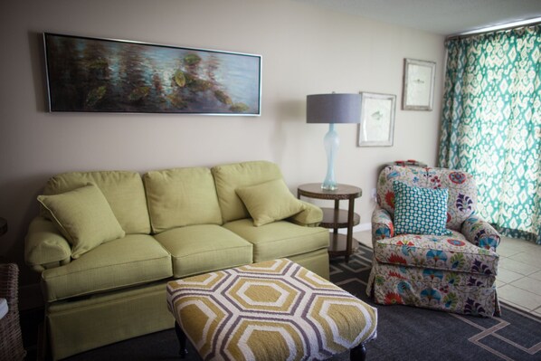 TV, DVD player - PREMIUM Beach Front One Bedroom at Phoenix V (Orange Beach)
