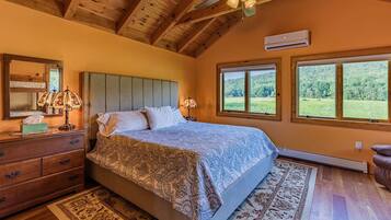 6 bedrooms, iron/ironing board, WiFi, bed sheets