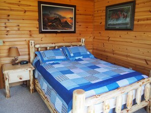 2 bedrooms, desk, free WiFi, bed sheets