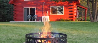Charming Log Cabin with Wood Burning Fireplace – 1 mile from Downtown Hayward