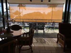 Interior - Cozy Top-Floor  Maui Parkshore Condo (Kihei)