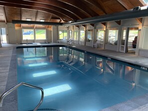 Indoor pool, outdoor pool -  Ski-in/Ski-out Condo with central air -Seasons on Mt. Snow (West Dover)