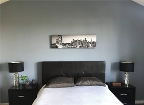2 Schlafzimmer, Schreibtisch, Bügeleisen/Bügelbrett, WLAN
