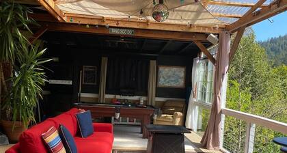 OBTENEZ UN CONFORT SUR NOTRE PONT COUVERT CONFORTABLE, RIVERFRONT, HOT TUB, POOL TABLE, BBQ, 5 * 'S