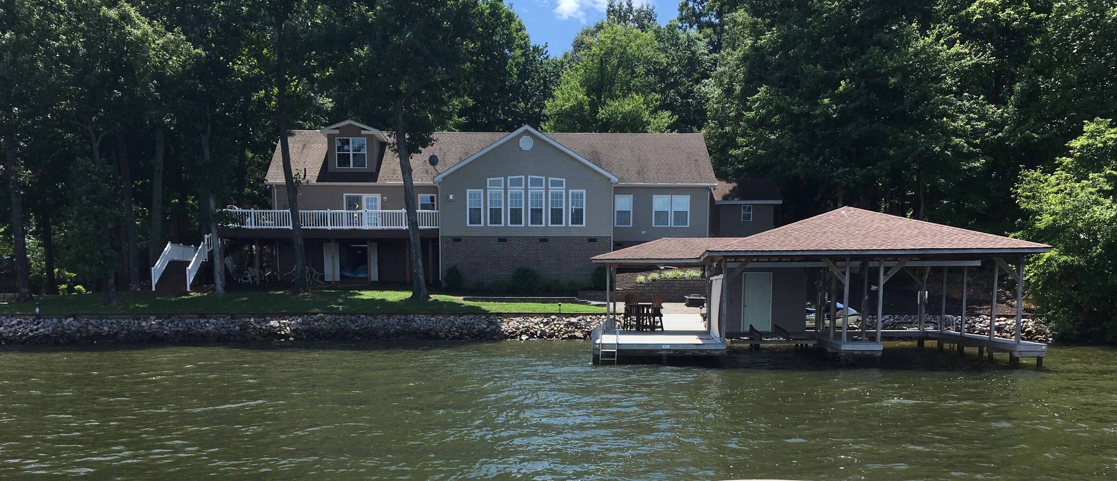 Private lakefront 6BR home with Handicap access