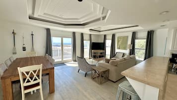 Smart TV, DVD player